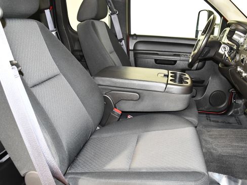 Used 2013 Chevrolet Silverado 2500 LT w/ Interior Plus Package AWD/4WD image 47