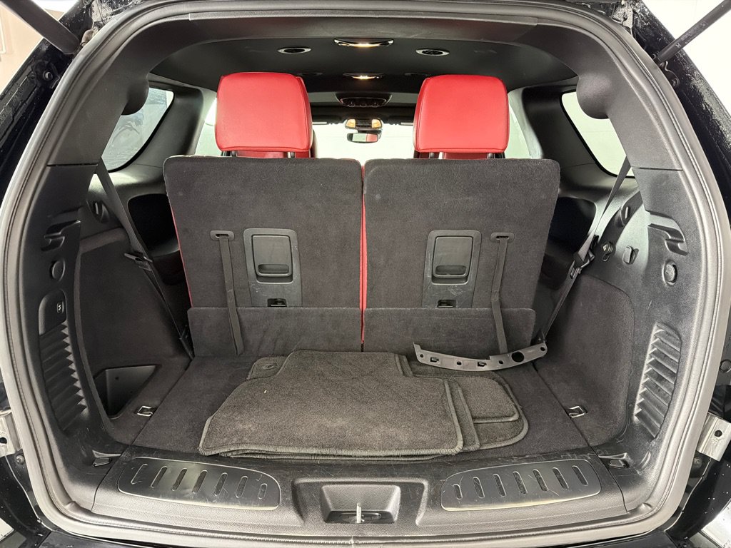 Used 2018 Dodge Durango R/T w/ Technology Group AWD/4WD image 23