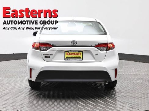 Used 2025 Toyota Corolla LE FWD image 6
