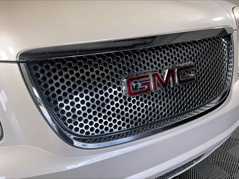 Used 2013 GMC Yukon XL Denali RWD image 28