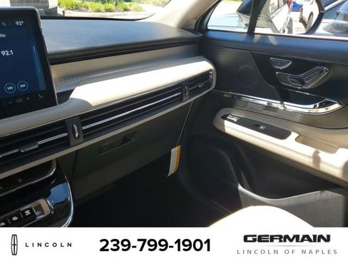 New 2025 Lincoln Corsair Premiere image 33