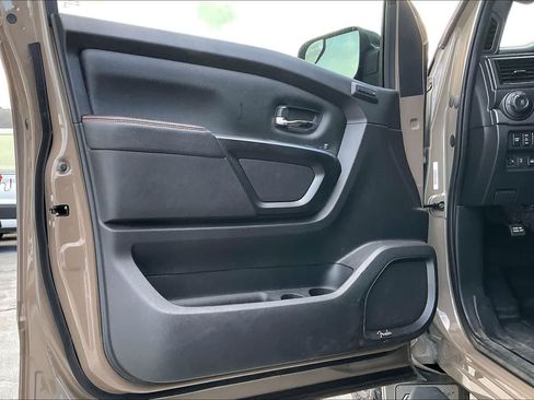 Used 2021 Nissan Titan PRO-4X w/ Pro-4x Convenience Package AWD/4WD image 27