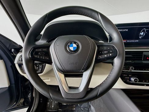 Used 2023 BMW 530i w/ Convenience Package image 11