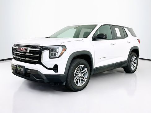 Used 2025 GMC Terrain Elevation image 3