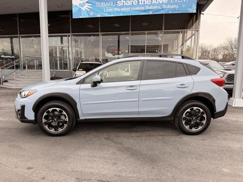 Certified 2022 Subaru Crosstrek 2.0i Premium w/ Moonroof Package image 2