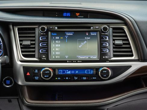 Used 2016 Toyota Highlander Limited Platinum AWD/4WD image 22