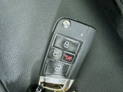 Used 2019 Volkswagen GTI Autobahn image 38