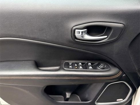 Used 2018 Jeep Compass Limited w/ Navigation Group image 24