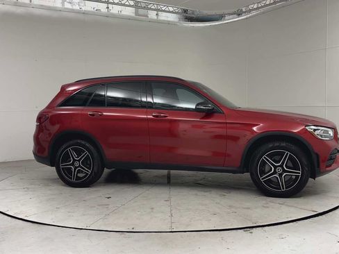 Used 2022 Mercedes-Benz GLC 300 4MATIC image 4