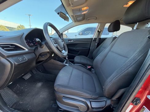 Used 2020 Hyundai Accent SE image 12