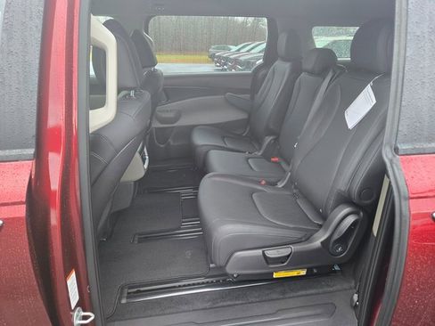 New 2026 Kia Carnival image 17