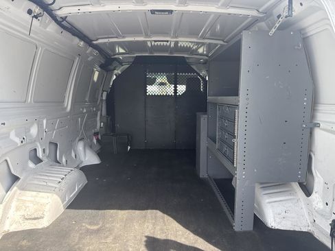 Used 2013 Ford E-150 and Econoline 150 RWD image 7
