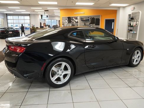 Used 2016 Chevrolet Camaro LT image 10