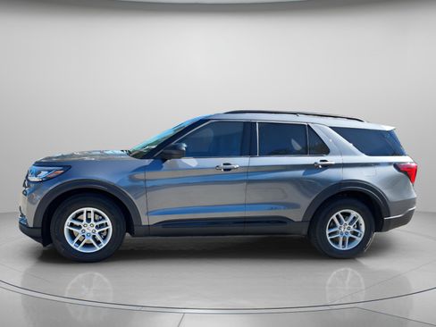 New 2026 Ford Explorer Active w/ Active Comfort Package image 2