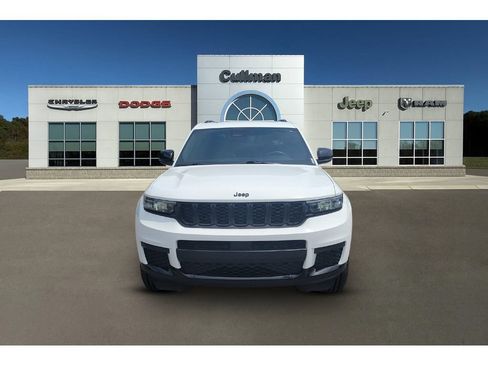 Used 2023 Jeep Grand Cherokee L Laredo AWD/4WD image 8