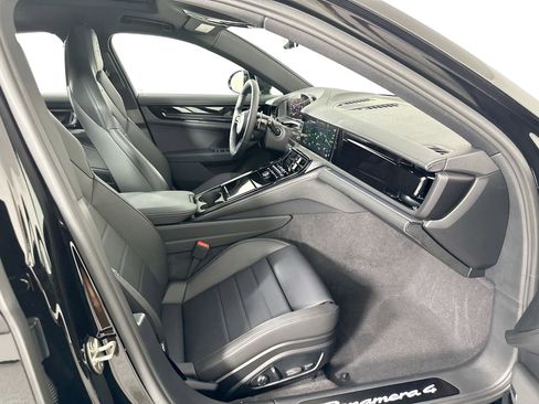 Certified 2025 Porsche Panamera 4 image 28