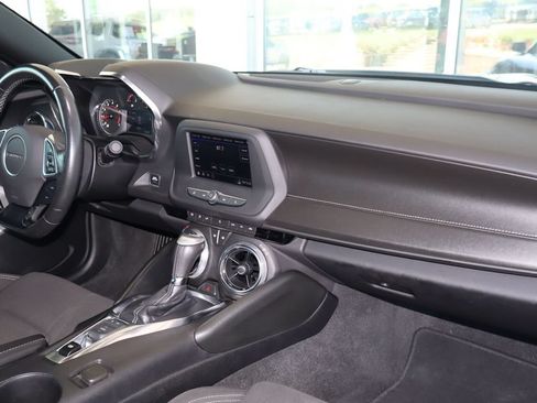 Used 2020 Chevrolet Camaro LT RWD image 33