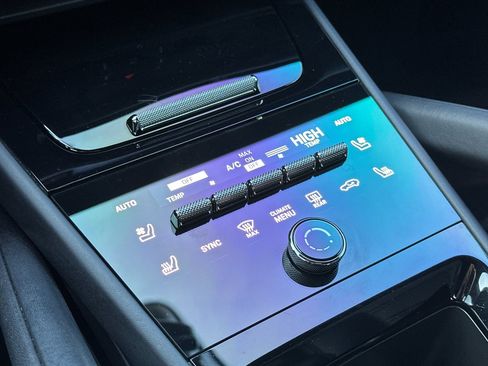 Used 2024 Porsche Cayenne Turbo GT image 23