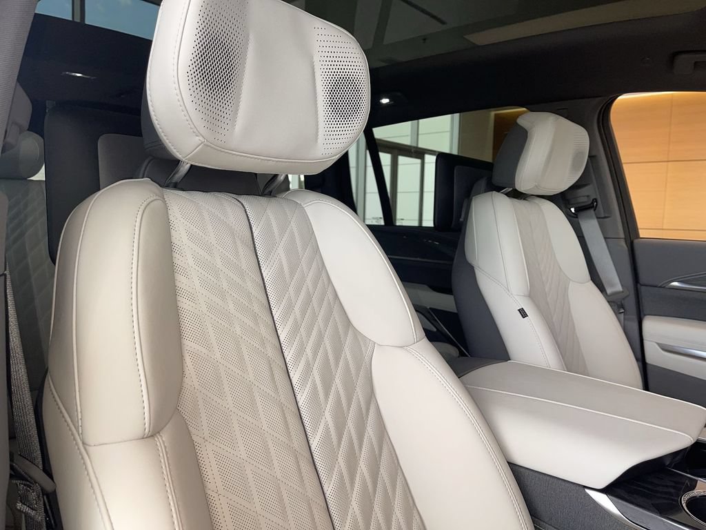 New 2026 Cadillac Escalade IQ Luxury 1 w/ LPO, Floor Liner Package AWD/4WD image 42