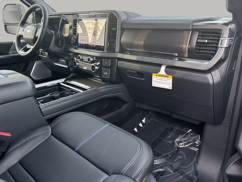 New 2026 Ford F250 Platinum w/ FX4 Off-Road Package AWD/4WD image 12