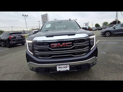 Used 2024 GMC Sierra 1500 SLT w/ SLT Convenience Package AWD/4WD image 3