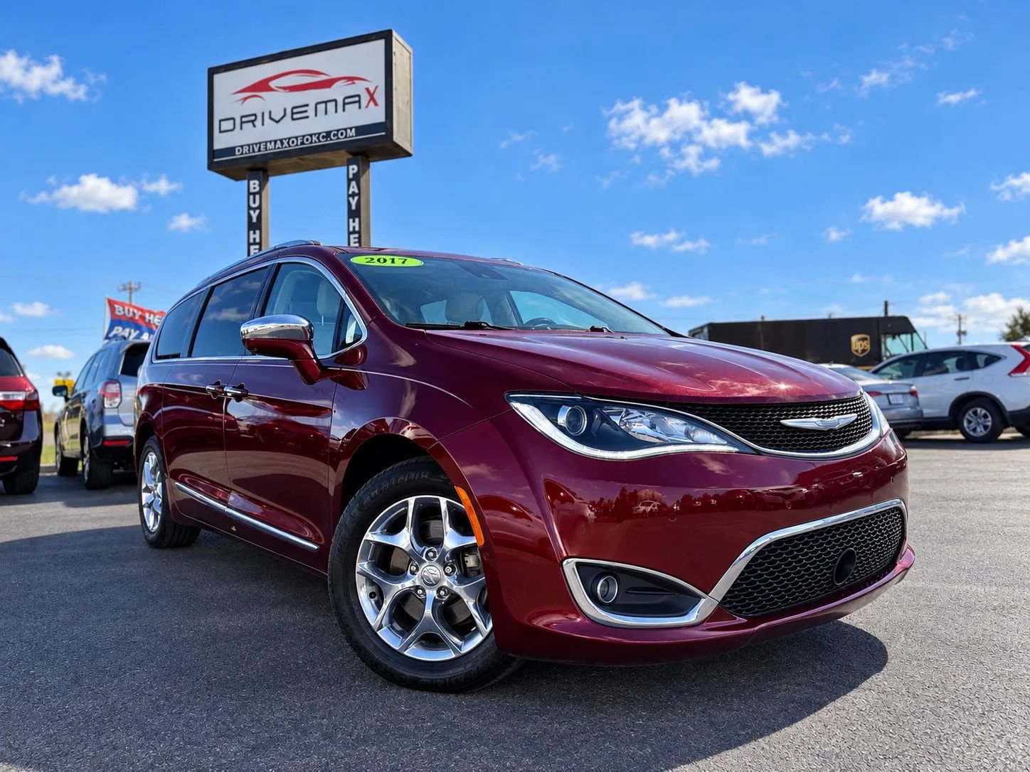 Used 2017 Chrysler Pacifica Limited w/ Advanced Safetytec Group FWD image 1