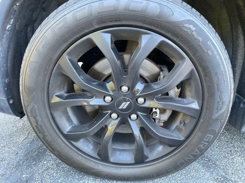 Used 2019 Dodge Durango R/T w/ Blacktop Package AWD/4WD image 11