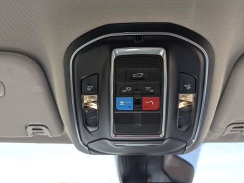 Used 2024 Jeep Wagoneer 4WD w/ Convenience Group I image 21