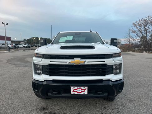 Used 2024 Chevrolet Silverado 2500 Custom w/ Custom Convenience Package image 13