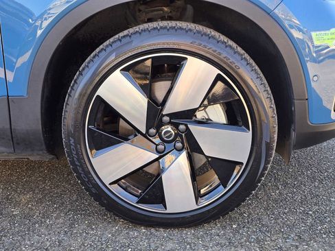 Used 2023 Volvo XC40 Recharge Ultimate image 10