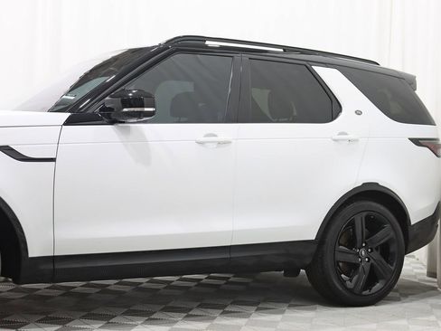 Used 2023 Land Rover Discovery Metropolitan Edition image 4