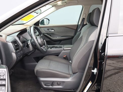 Used 2023 Nissan Rogue SV image 7