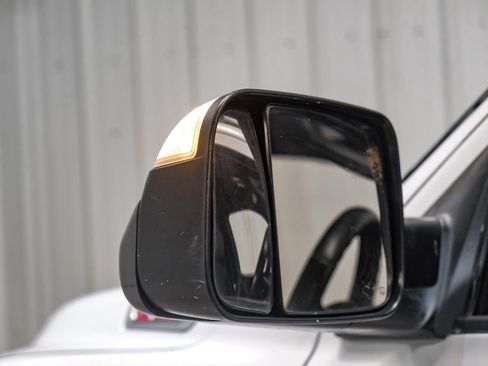 Used 2022 RAM 2500 Big Horn AWD/4WD image 38