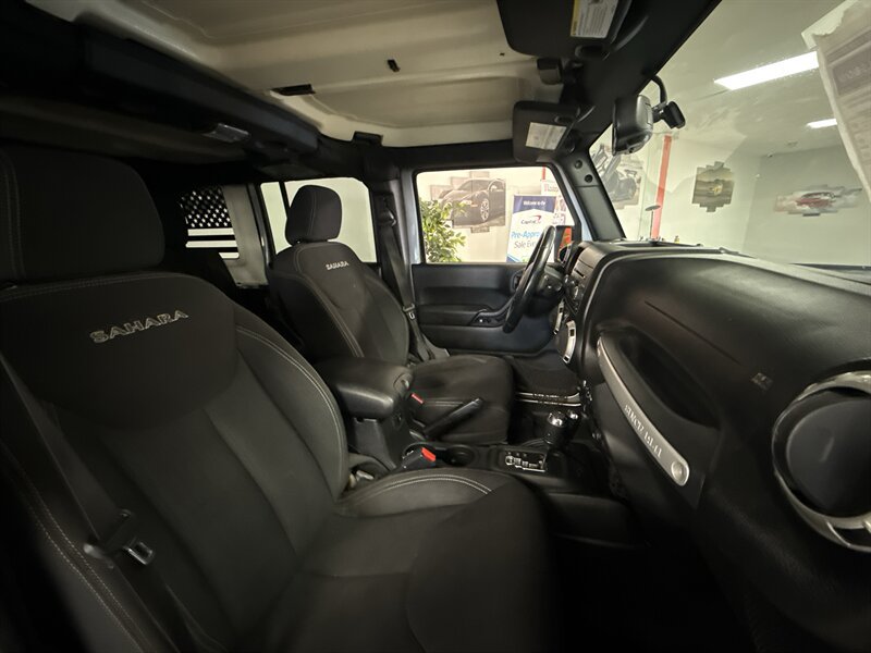 Used 2018 Jeep Wrangler Unlimited Sahara AWD/4WD image 24