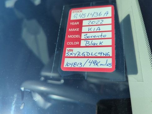 Certified 2022 Kia Sorento LX image 6