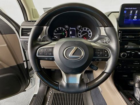 Certified 2022 Lexus GX 460 Luxury w/ Off Road Package image 11