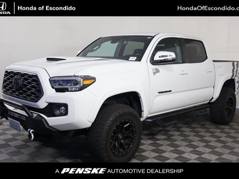 Used 2022 Toyota Tacoma TRD Sport w/ Technology Package RWD image 1