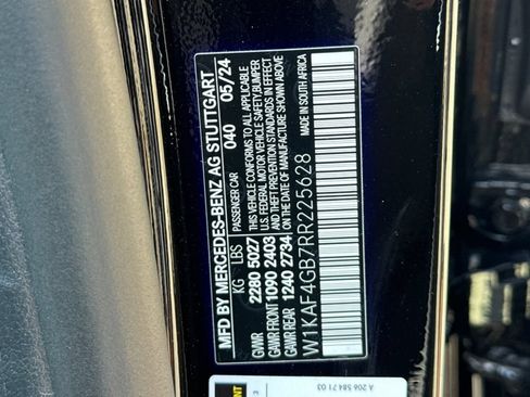 Used 2024 Mercedes-Benz C 300 Sedan image 36