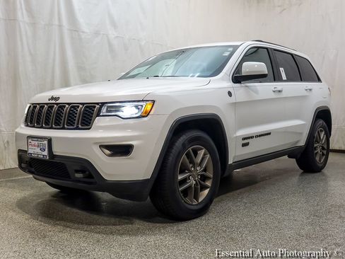 Used 2016 Jeep Grand Cherokee Laredo 75th Anniversary AWD/4WD image 2