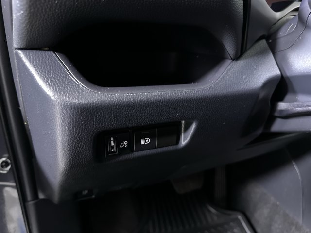 Used 2024 Toyota RAV4 LE AWD/4WD image 18