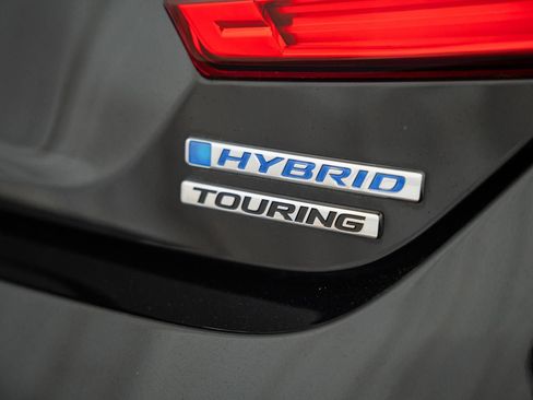 Used 2019 Honda Accord Touring image 8