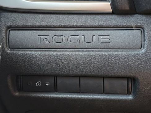 Used 2021 Nissan Rogue S FWD image 30