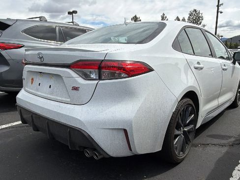 Used 2024 Toyota Corolla SE image 2