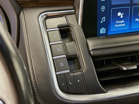 Used 2023 Chevrolet Tahoe Premier AWD/4WD image 25