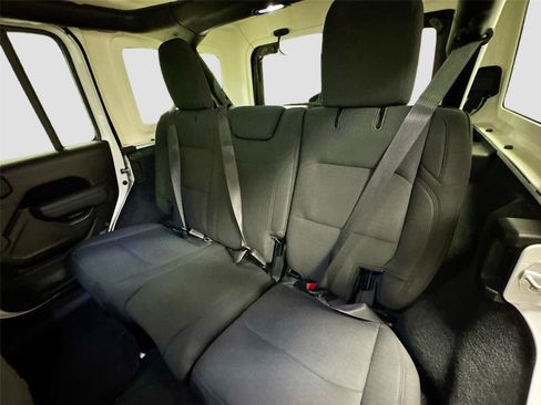 Used 2022 Jeep Wrangler Unlimited Sport image 22