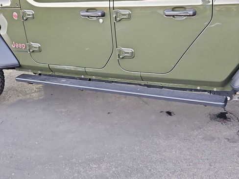 Used 2021 Jeep Gladiator Rubicon image 35