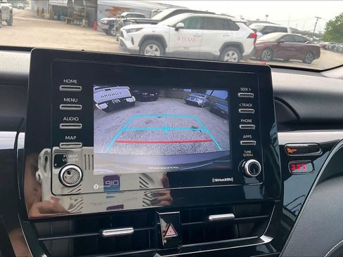 Used 2022 Toyota Camry SE FWD image 23