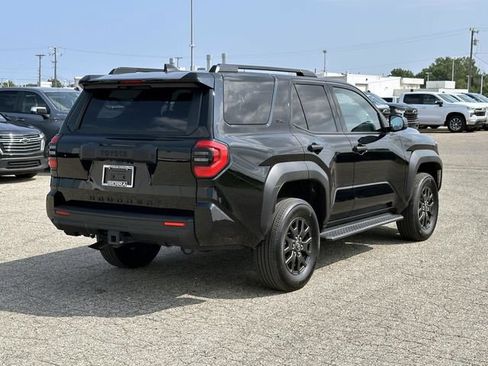 Used 2025 Toyota 4Runner SR5 AWD/4WD image 7
