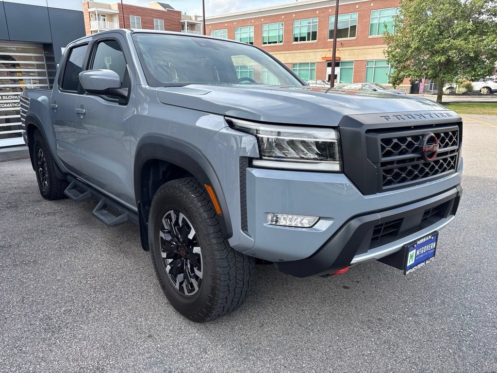 Used 2023 Nissan Frontier PRO-4X w/ Technology Package AWD/4WD image 3
