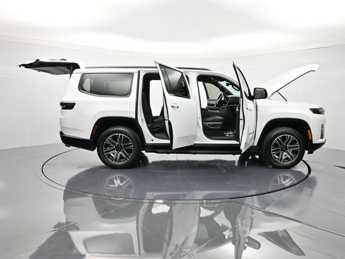 New 2026 Jeep Grand Wagoneer 4WD w/ Premium Group I image 48